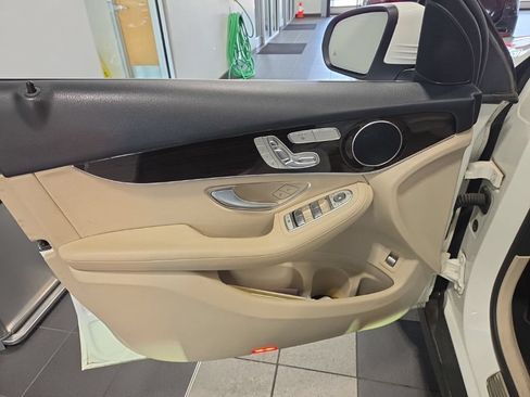 Used 2022 Mercedes-Benz GLC 300 image 14