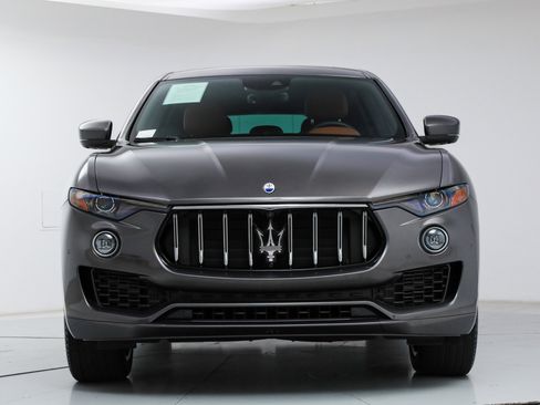Certified 2023 Maserati Levante GT AWD/4WD image 7