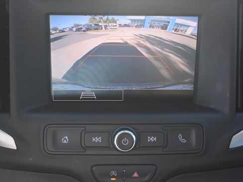 Used 2024 GMC Terrain SLE image 25