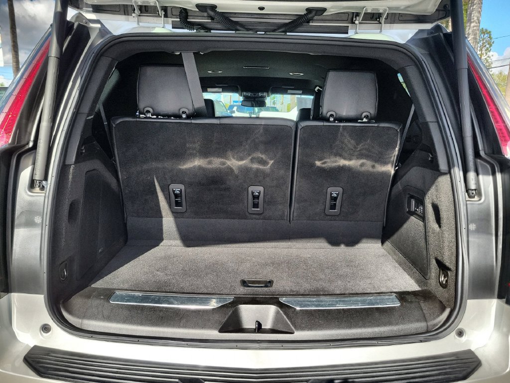 Used 2024 Cadillac Escalade Luxury RWD image 25