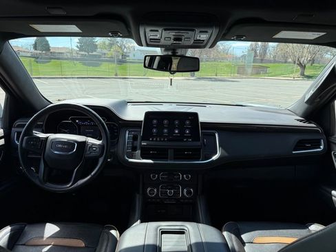 Used 2021 GMC Yukon XL AT4 w/ AT4 Premium Package image 12
