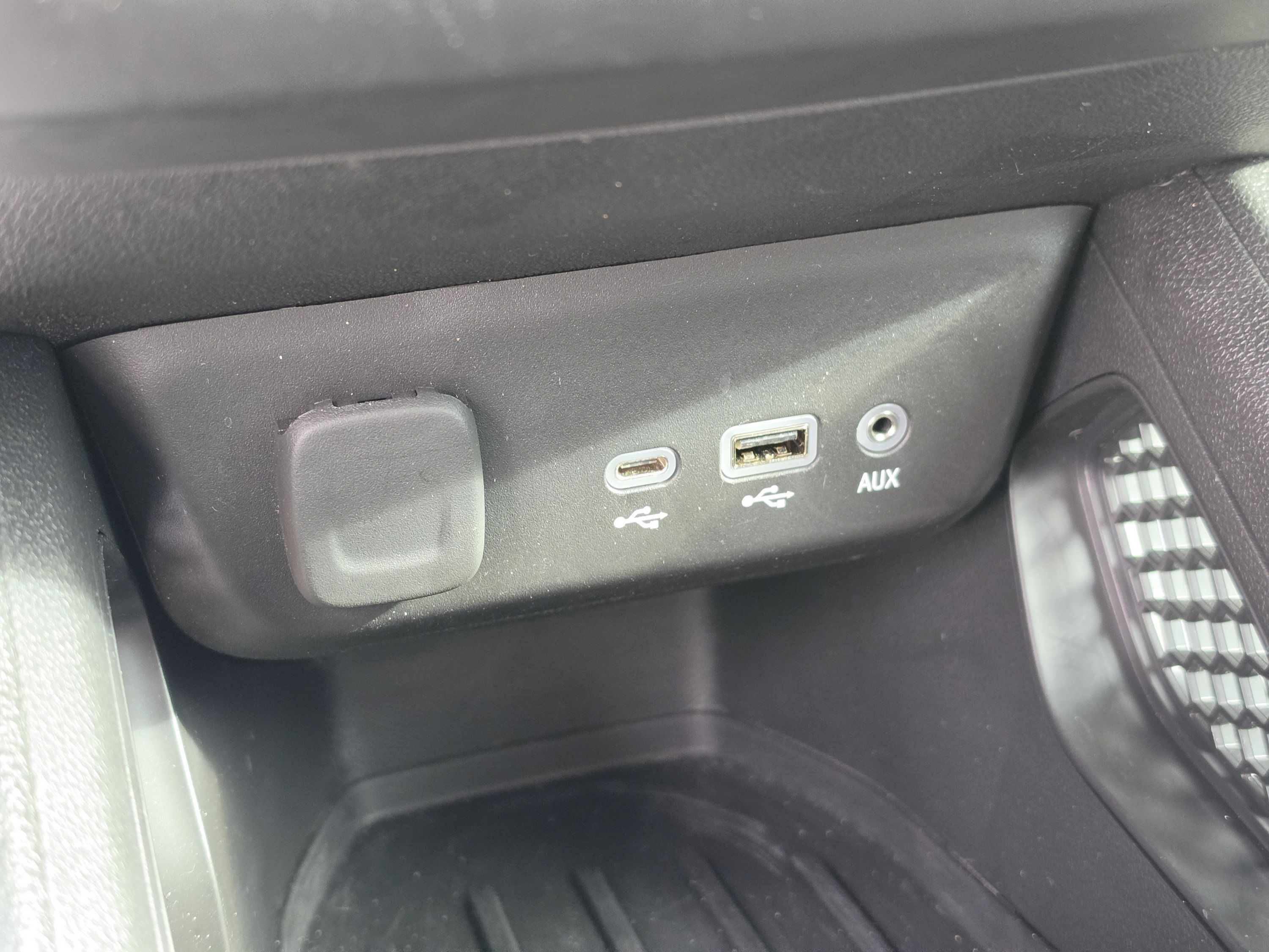 Used 2023 Chevrolet TrailBlazer LT FWD image 28
