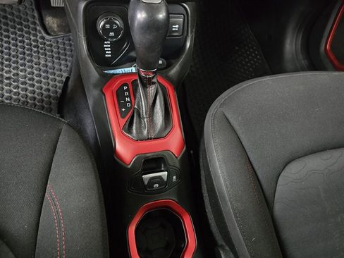 Used 2016 Jeep Renegade Trailhawk image 17