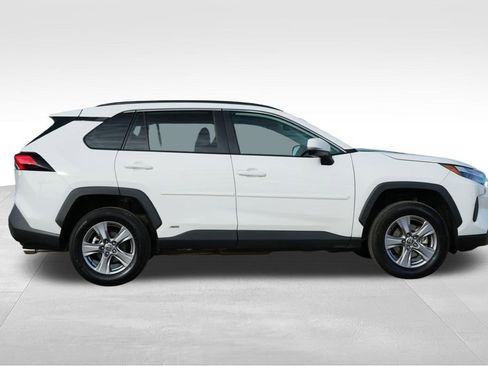 Used 2024 Toyota RAV4 LE image 8
