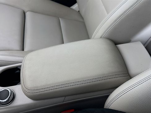 Used 2018 Mercedes-Benz CLA 250 image 18