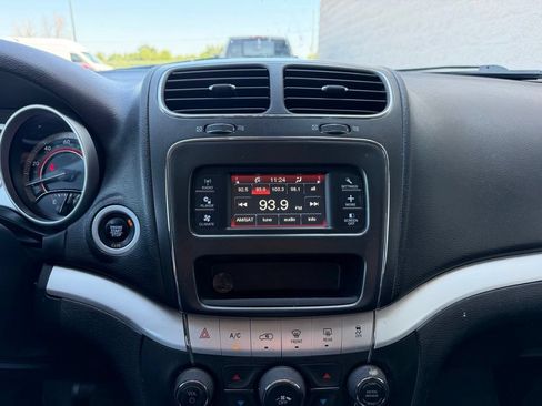 Used 2018 Dodge Journey SE w/ Popular Equipment Group FWD image 12
