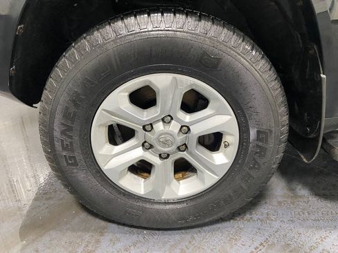 Used 2017 Toyota 4Runner SR5 image 5