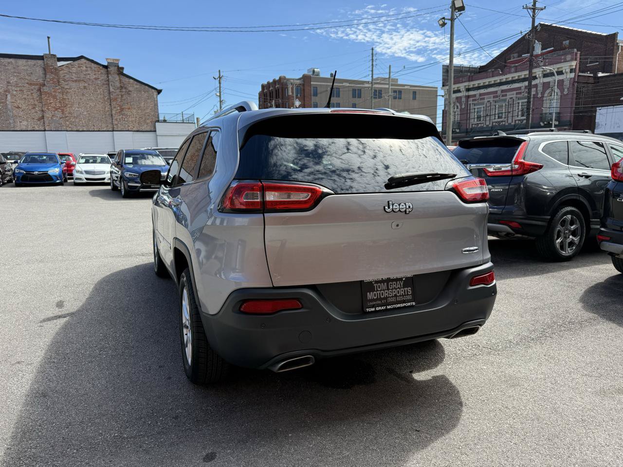 Used 2015 Jeep Cherokee Latitude w/ Comfort/Convenience Group FWD image 3