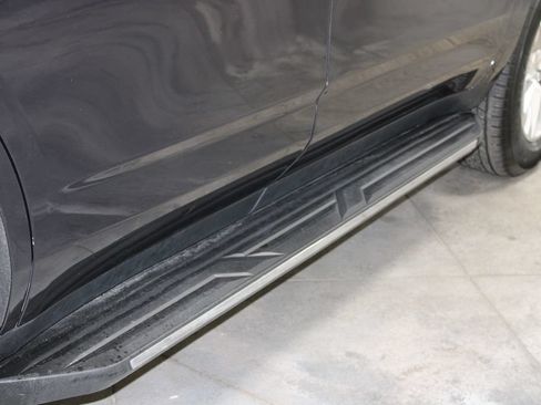 Used 2025 Chevrolet Tahoe Premier RWD image 13