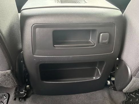 Used 2018 Chevrolet Silverado 1500 LT w/ All Star Edition AWD/4WD image 33