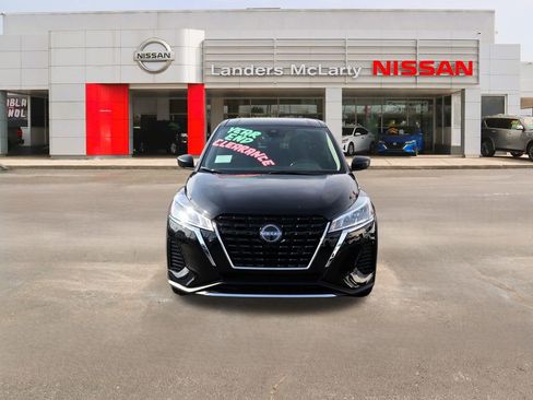 New 2025 Nissan Kicks Play S image 8