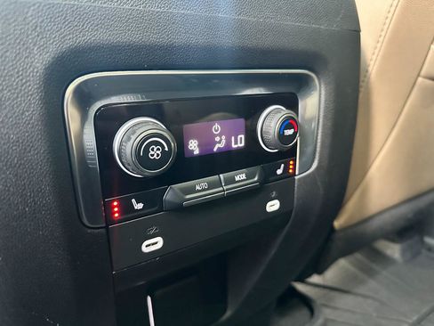 Used 2023 Chevrolet Tahoe Premier RWD image 21