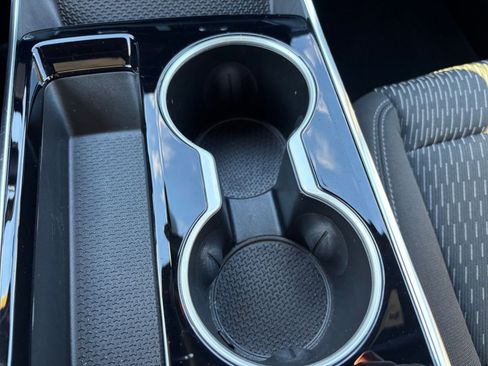 Used 2025 Chevrolet Equinox LT image 40