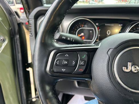 Used 2021 Jeep Gladiator Willys image 16