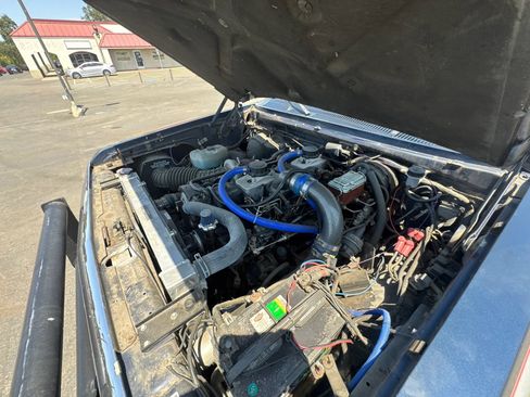 Used 1992 Dodge D/W Truck 250 AWD/4WD image 24