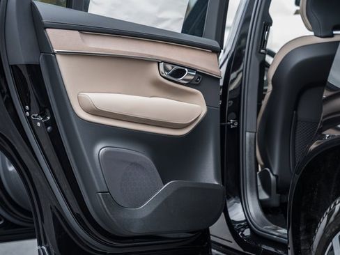 New 2026 Volvo XC90 B6 Plus image 36