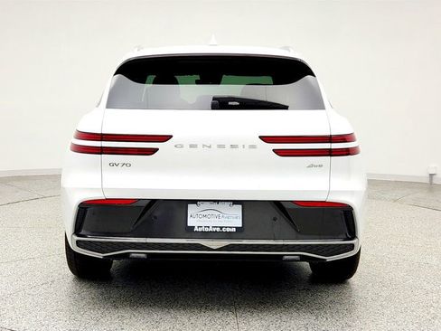 Used 2026 Genesis GV70 2.5T Advanced image 6
