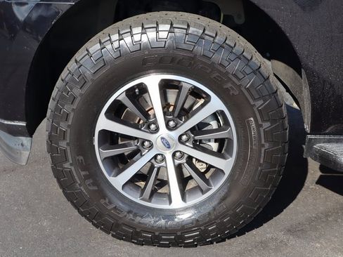 Used 2019 Ford Expedition Max XLT image 12