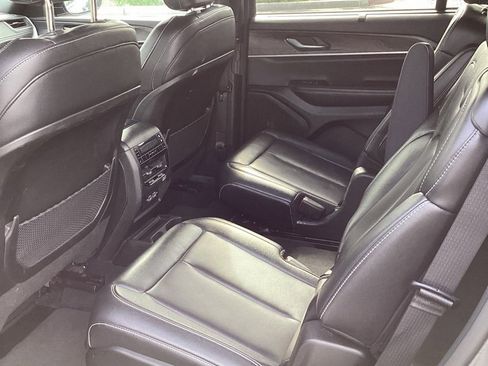 Used 2024 Jeep Grand Cherokee L Limited w/ Luxury Tech Group II image 9