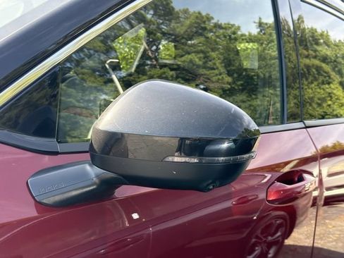 Used 2025 Nissan Kicks SR FWD image 5