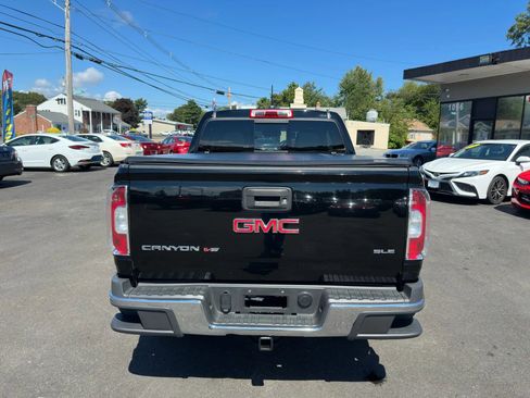 Used 2018 GMC Canyon SLE w/ SLE Convenience Package image 5