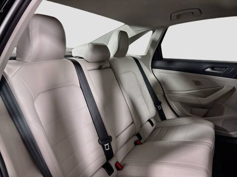 Certified 2023 Volkswagen Jetta SE FWD image 30