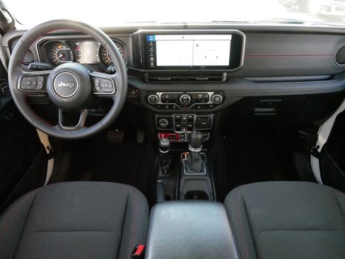 Used 2024 Jeep Wrangler Unlimited Rubicon image 10