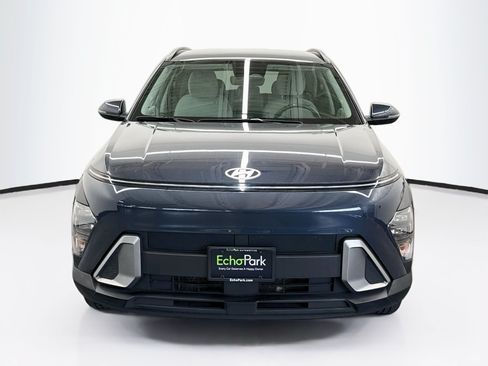 Used 2025 Hyundai Kona SEL FWD image 2