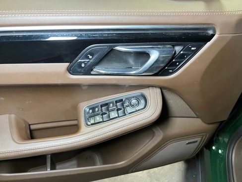 Used 2018 Porsche Macan image 21