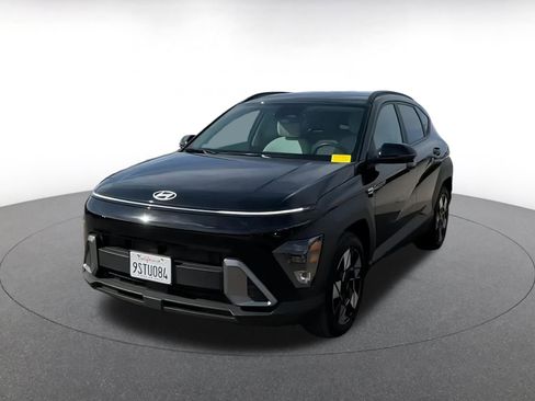 Used 2025 Hyundai Kona SEL image 4
