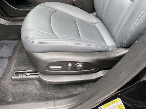 Used 2024 Buick Enclave Essence w/ Experience Buick Package image 20