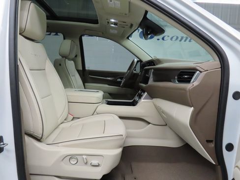 Used 2024 GMC Yukon Denali image 33