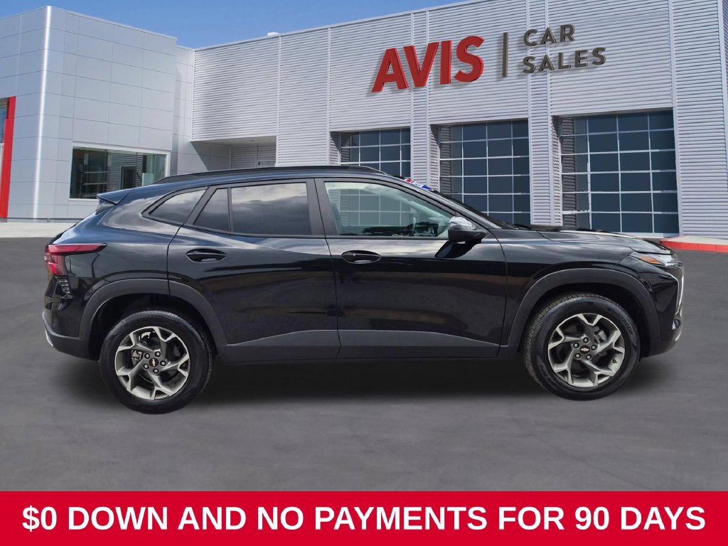 Used 2025 Chevrolet Trax LT w/ LT Convenience Package FWD image 5