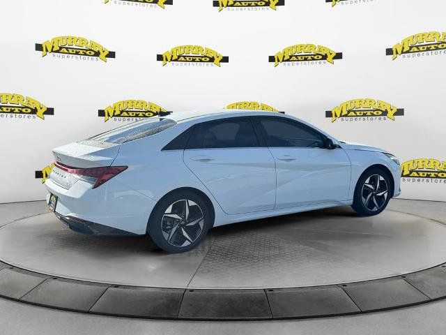 Used 2023 Hyundai Elantra Limited w/ Preferred Accessory Package FWD image 5