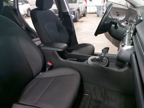 Certified 2025 Hyundai Kona SEL image 10