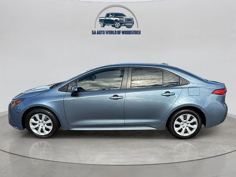 Used 2020 Toyota Corolla LE image 2