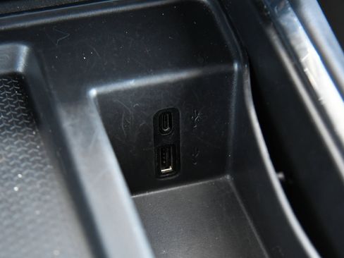 Used 2024 GMC Acadia Elevation FWD image 32