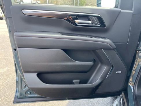 New 2026 Chevrolet Suburban RST w/ Comfort Package image 17