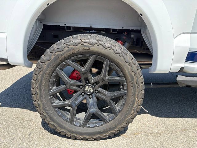 Used 2022 Ford F150 Lariat w/ Equipment Group 502A High AWD/4WD image 30