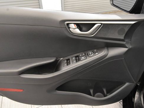 Used 2020 Hyundai Ioniq SE image 13