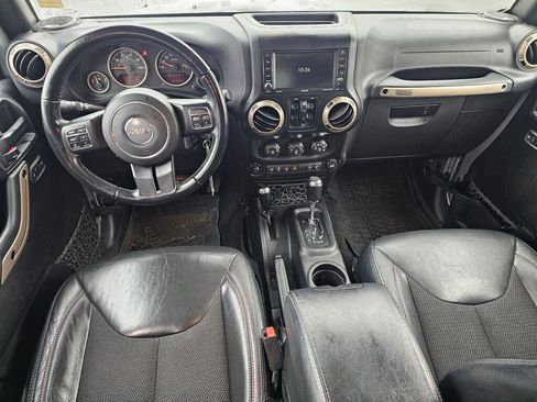 Used 2016 Jeep Wrangler Unlimited Sahara image 23