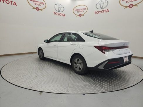 Used 2025 Hyundai Elantra SE image 6