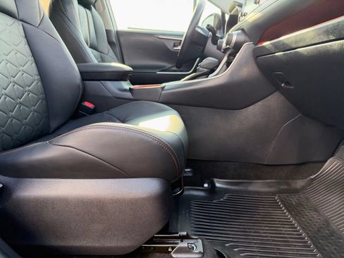 Used 2021 Toyota RAV4 Adventure w/ Convenience Package AWD/4WD image 30