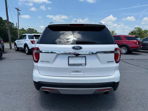 Used 2017 Ford Explorer Limited FWD image 5