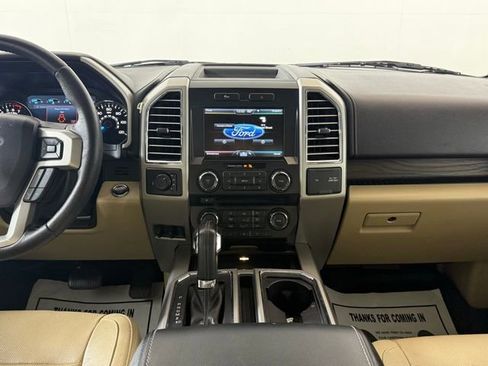 Used 2015 Ford F150 Lariat image 22