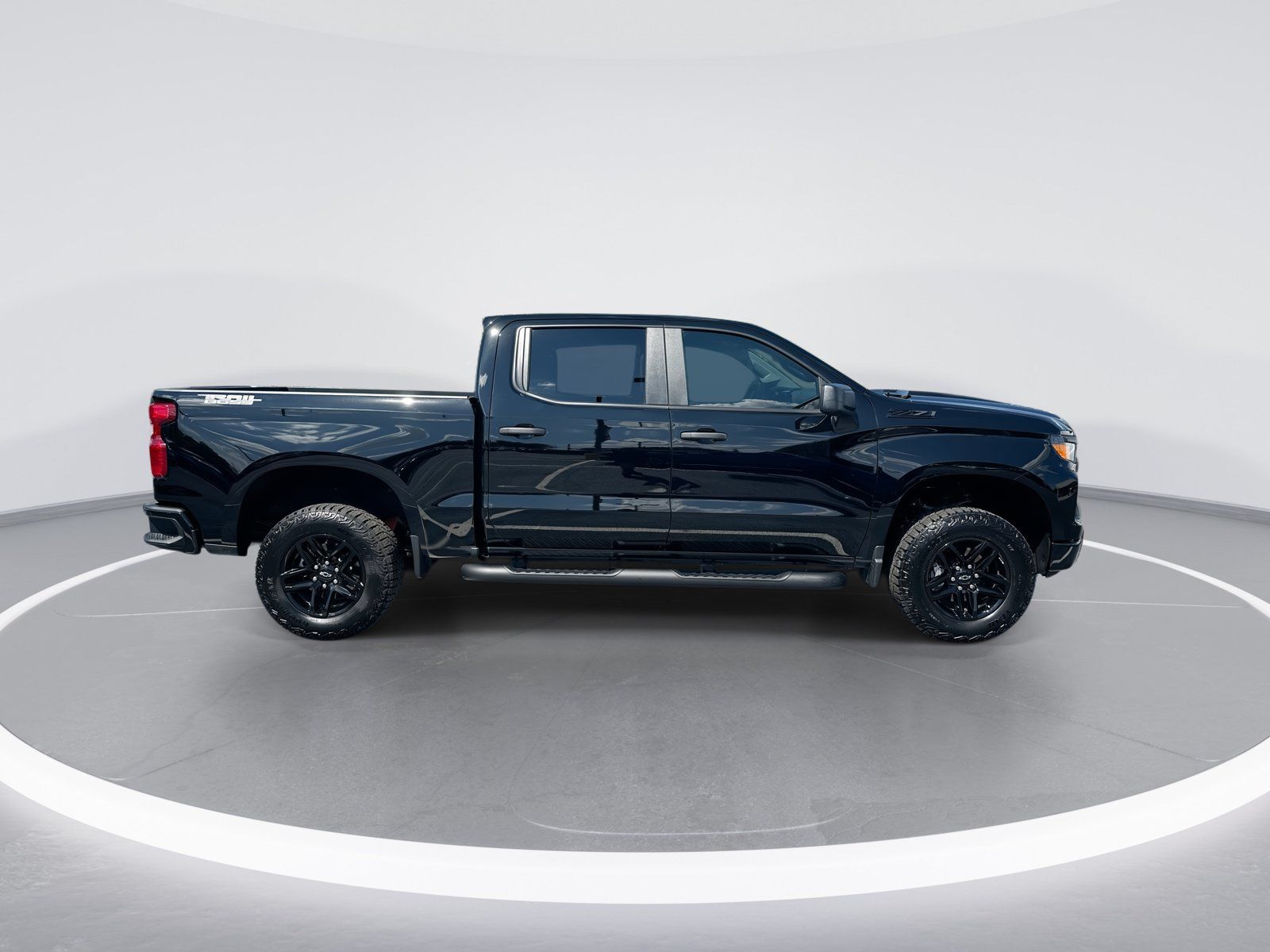 Used 2026 Chevrolet Silverado 1500 Custom Trail Boss w/ Midnight Edition AWD/4WD image 10