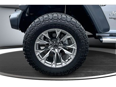 Used 2019 Jeep Wrangler Sport image 9