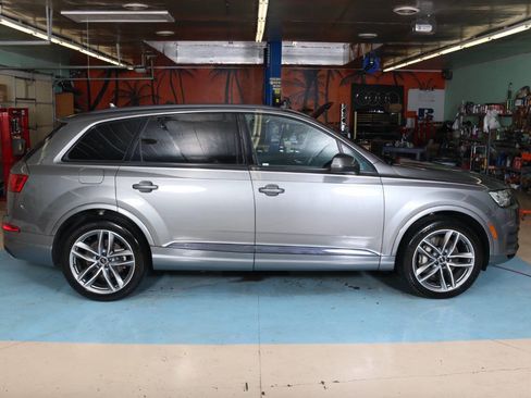 Used 2017 Audi Q7 3.0T Prestige image 1