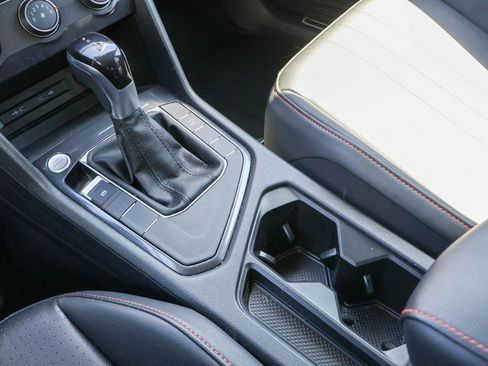 Used 2024 Volkswagen Tiguan SE image 16