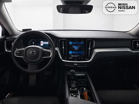 Used 2023 Volvo S60 B5 Core AWD/4WD image 9